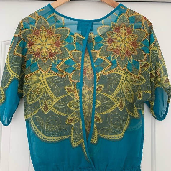 Angie Blue/Teal Print Top with Cutout Back - Picture 3 of 4